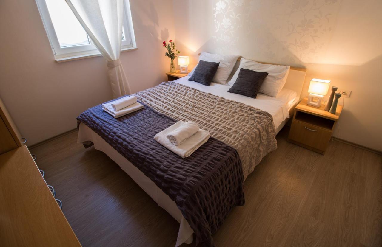 Apartments Villa Carica B&B Mimice Buitenkant foto