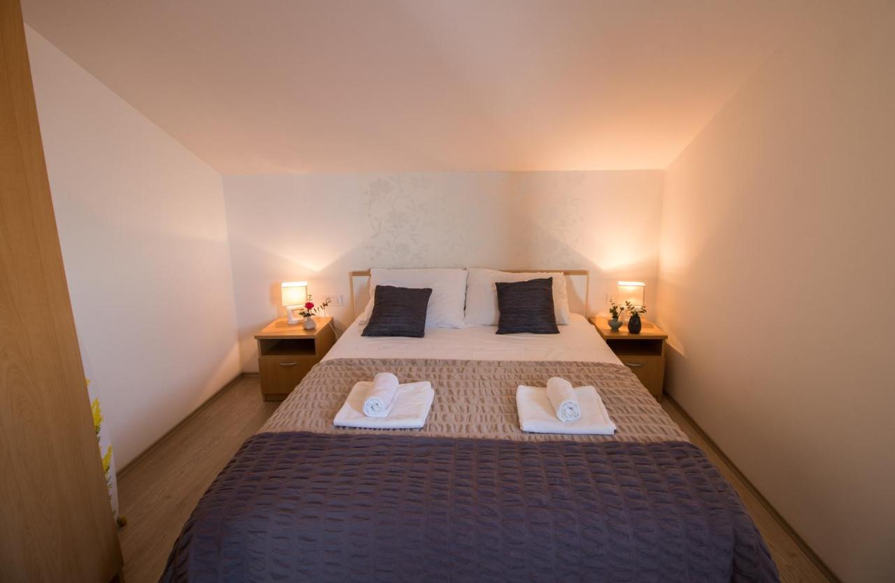 Apartments Villa Carica B&B Mimice Buitenkant foto