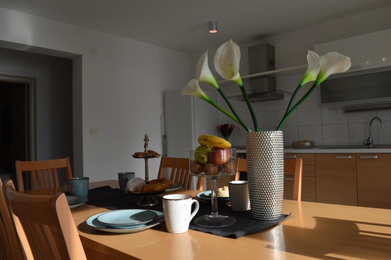 Apartments Villa Carica B&B Mimice Buitenkant foto